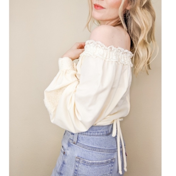 70s Handmade Vintage Lace Blouse - Picture 3 of 10